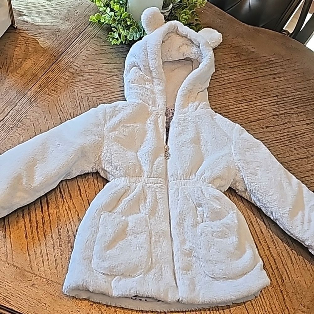 White hooded windproof fleece jacket size 4/5T